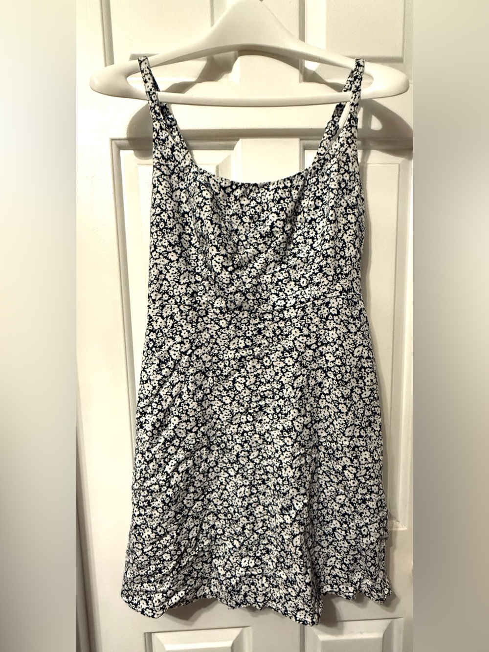Old Navy Black and White Floral Fit-and-Flare Sundress - Picture 2 of 6
